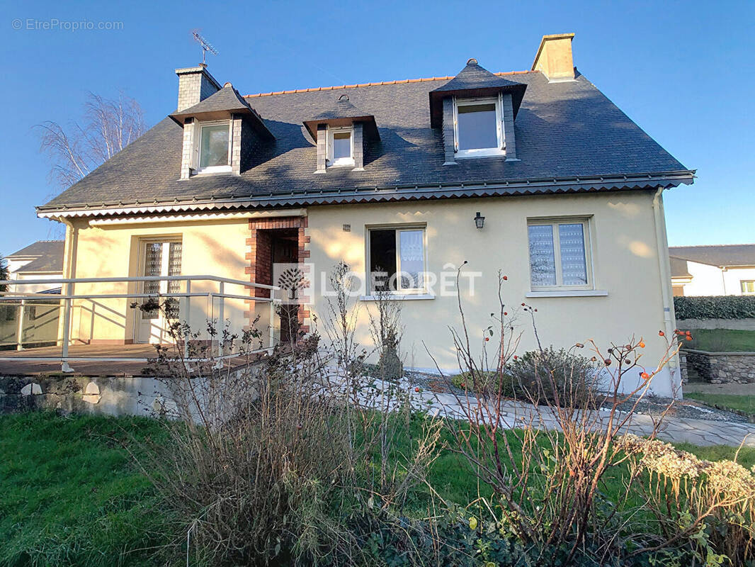 Maison à MAURE-DE-BRETAGNE