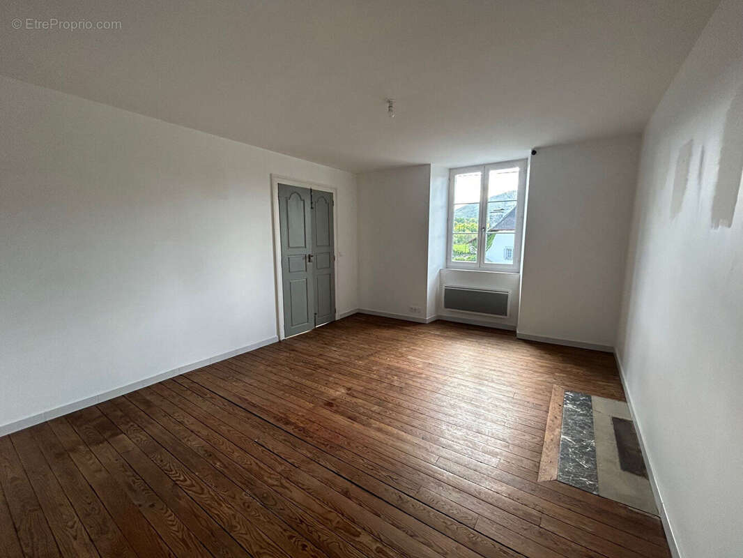 Maison à SAUGUIS-SAINT-ETIENNE