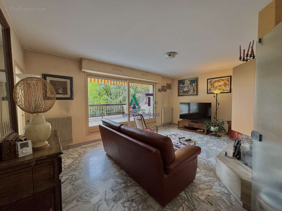 Appartement à MEYLAN