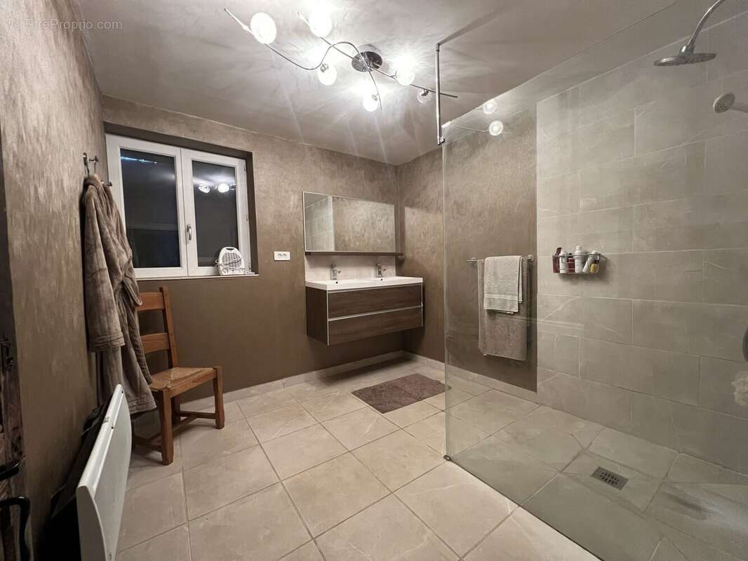 Maison à ALBY-SUR-CHERAN