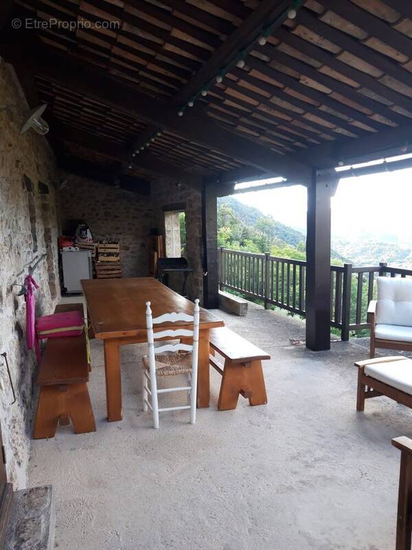 Maison à SAINT-PIERRE-DE-COLOMBIER