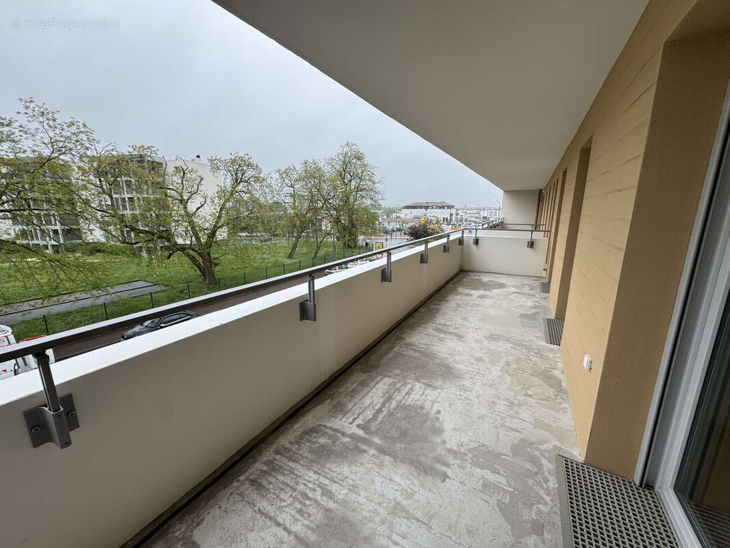 Appartement à VILLENAVE-D&#039;ORNON