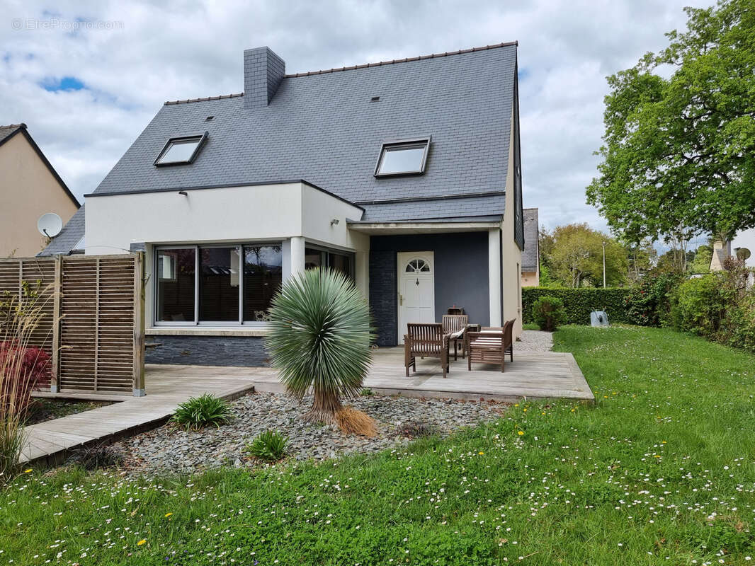 Maison à SAINT-ERBLON