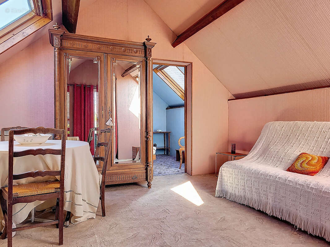 Maison à MONTCHATON