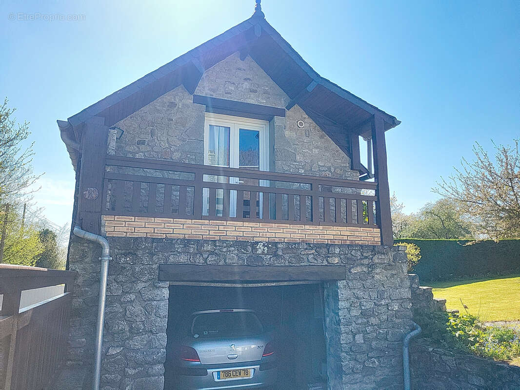 Maison à MONTCHATON