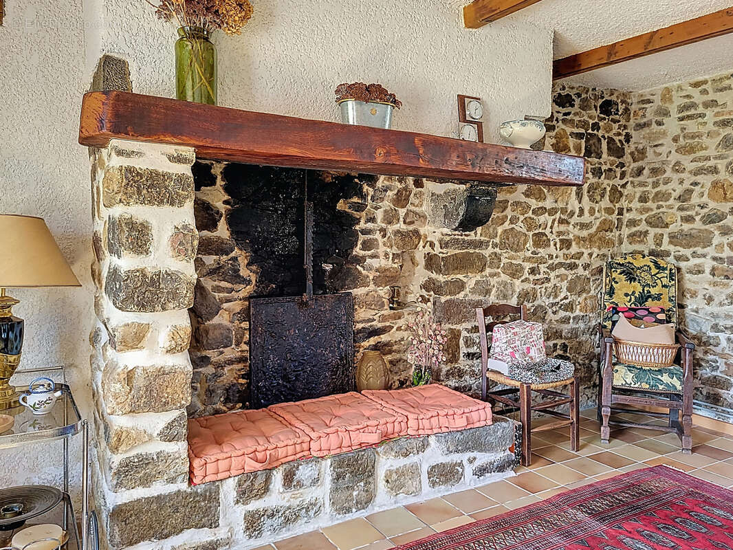 Maison à MONTCHATON