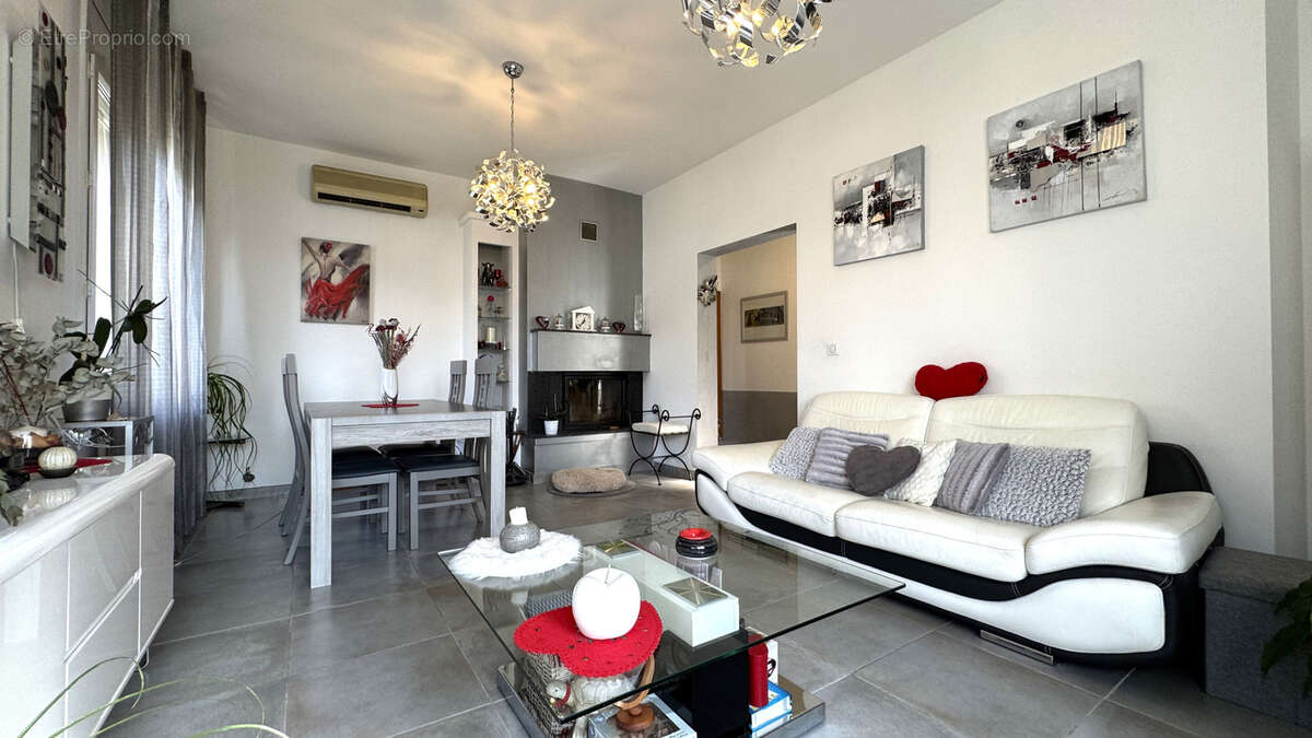 Appartement à NIMES