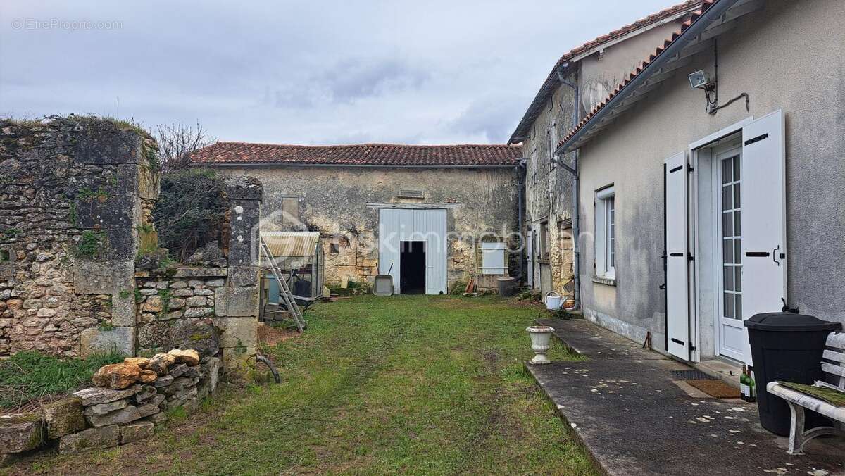 Maison à VERTEILLAC
