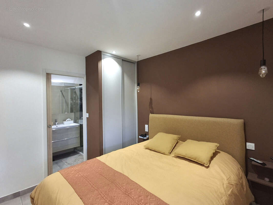 Maison à LE CASTELLET