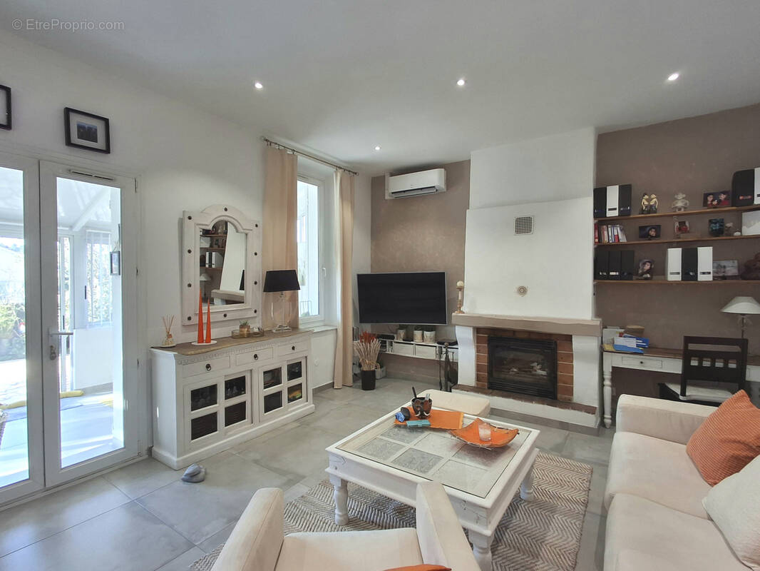 Maison à LE CASTELLET