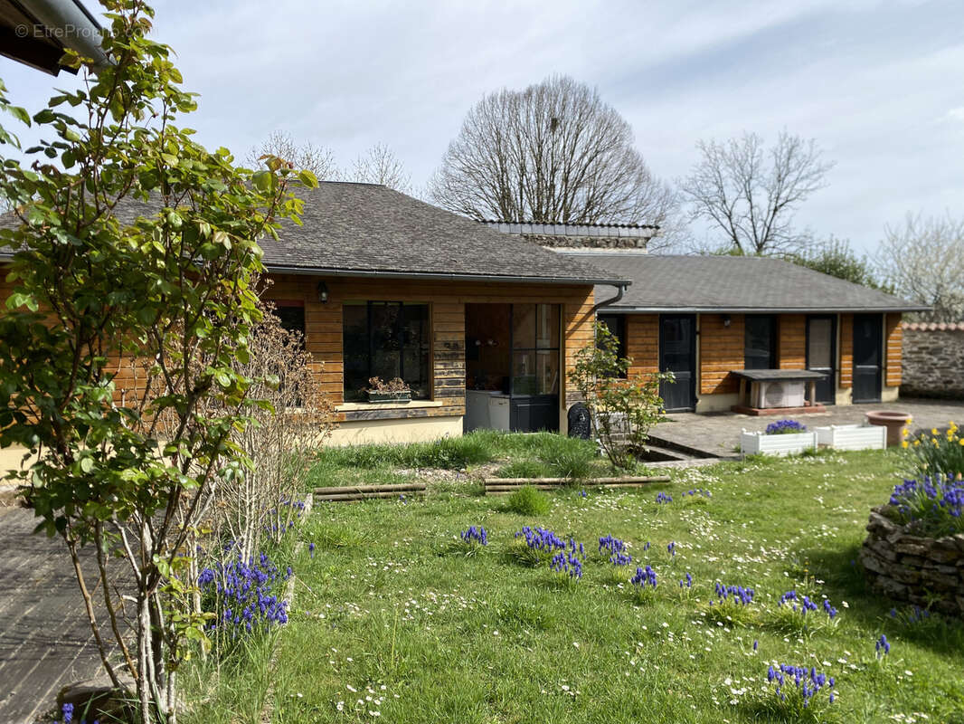 Maison à SAINT-GERMAIN-LES-BELLES
