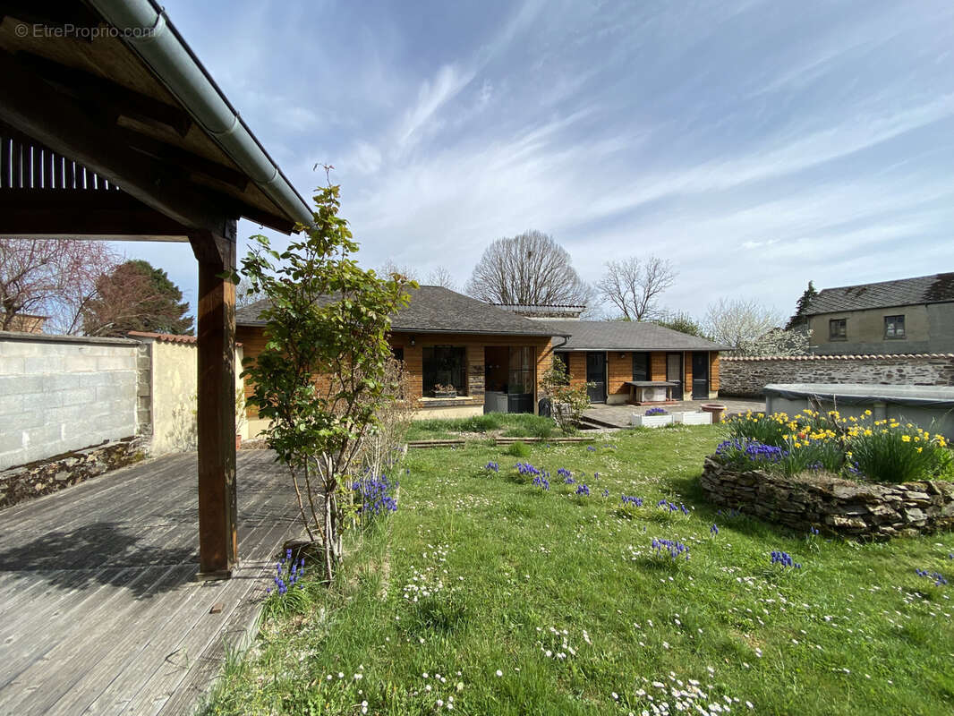 Maison à SAINT-GERMAIN-LES-BELLES