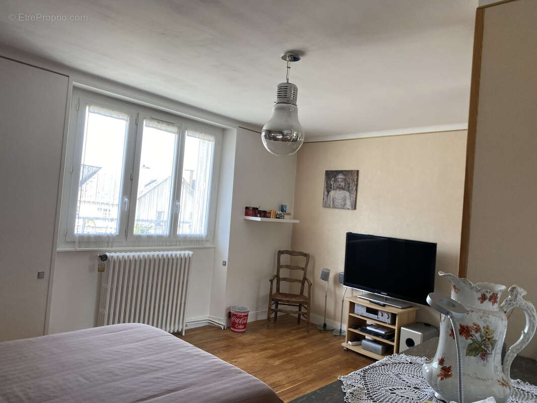 Maison à SAINT-GERMAIN-LES-BELLES