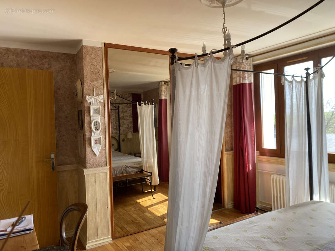 Maison à SAINT-GERMAIN-LES-BELLES