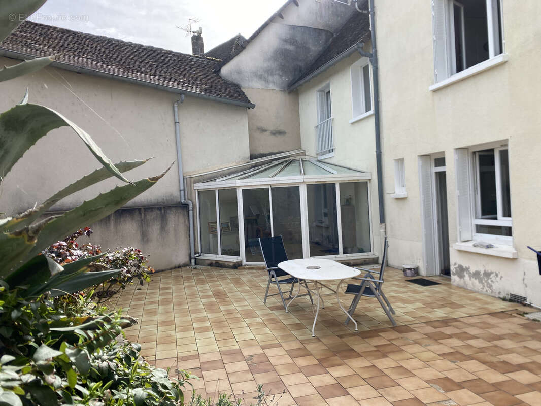 Maison à SAINT-GERMAIN-LES-BELLES