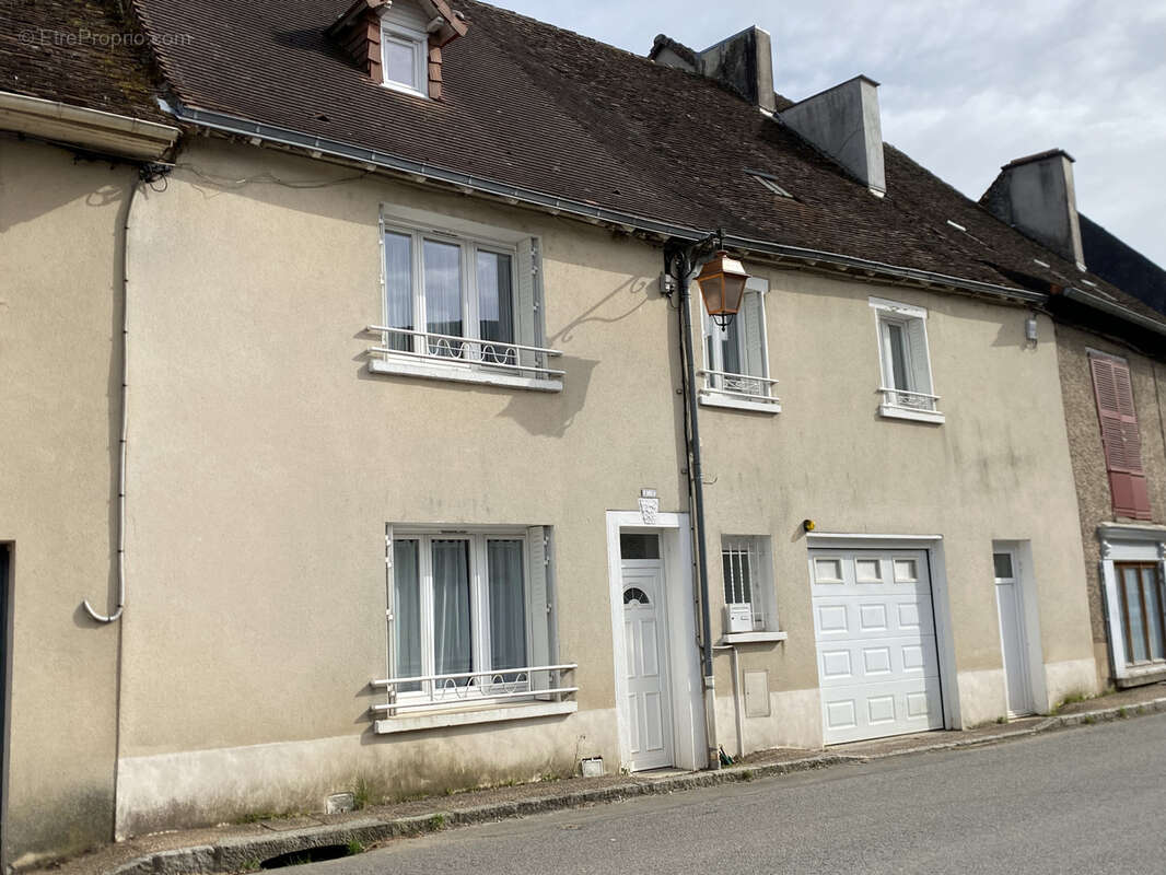 Maison à SAINT-GERMAIN-LES-BELLES