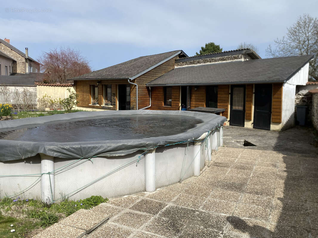 Maison à SAINT-GERMAIN-LES-BELLES