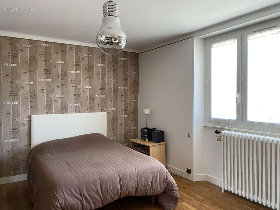 Maison à SAINT-GERMAIN-LES-BELLES