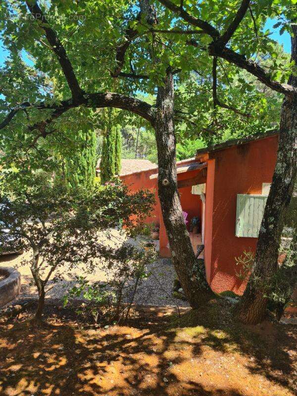 Maison à ROUSSILLON