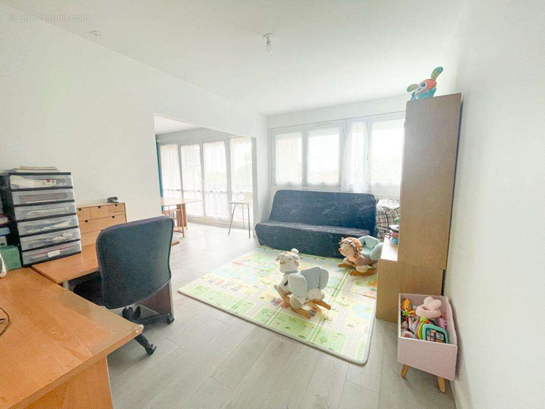 Appartement à BEAUZELLE