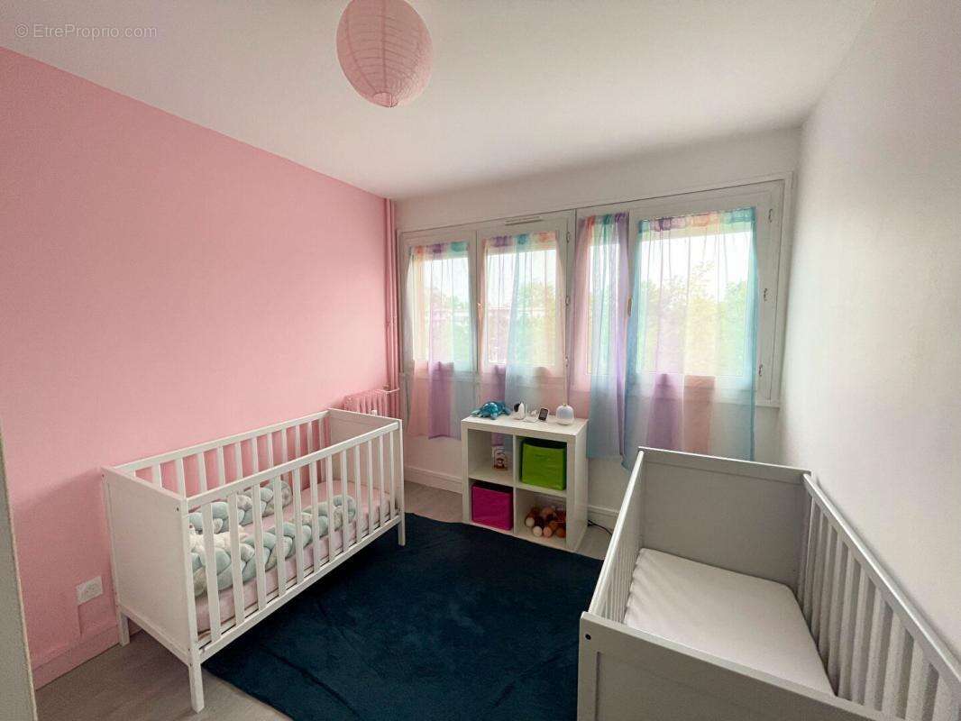 Appartement à BEAUZELLE