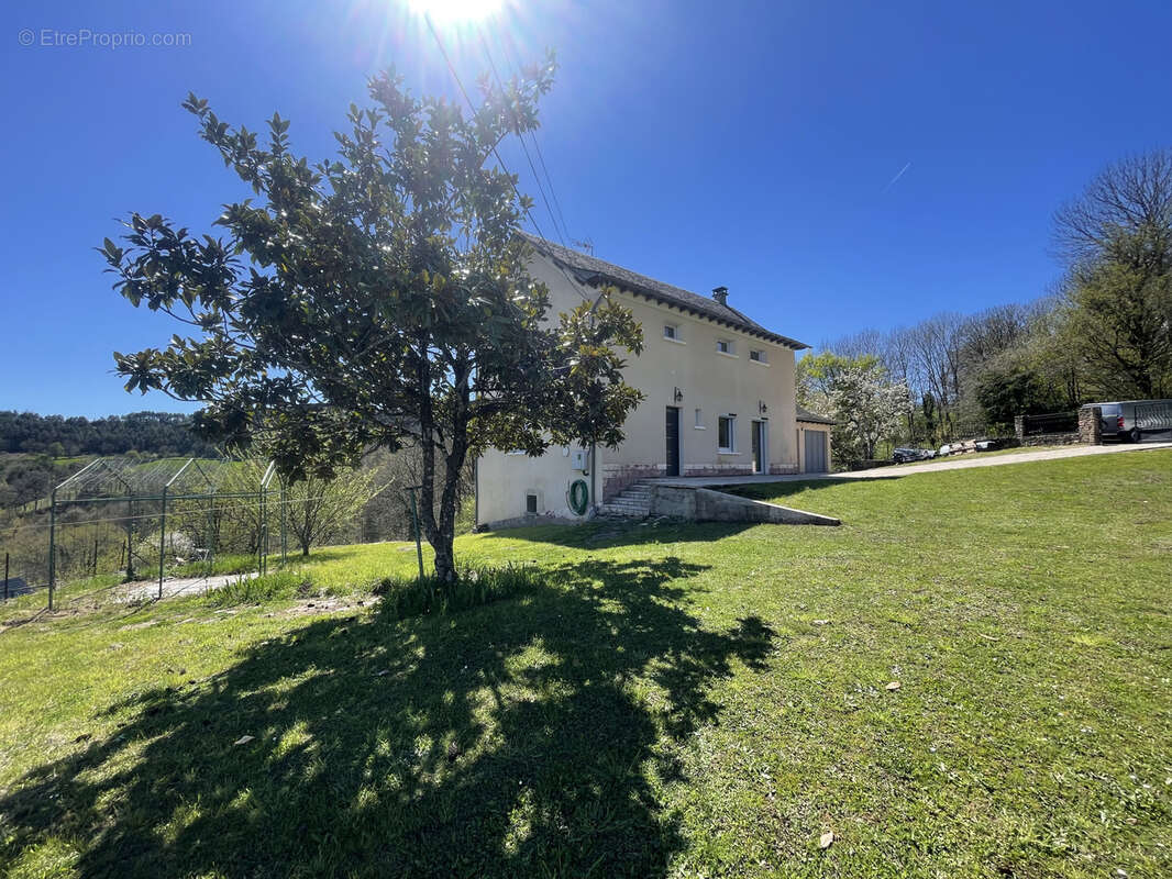 Maison à SAINT-GENIEZ-D&#039;OLT