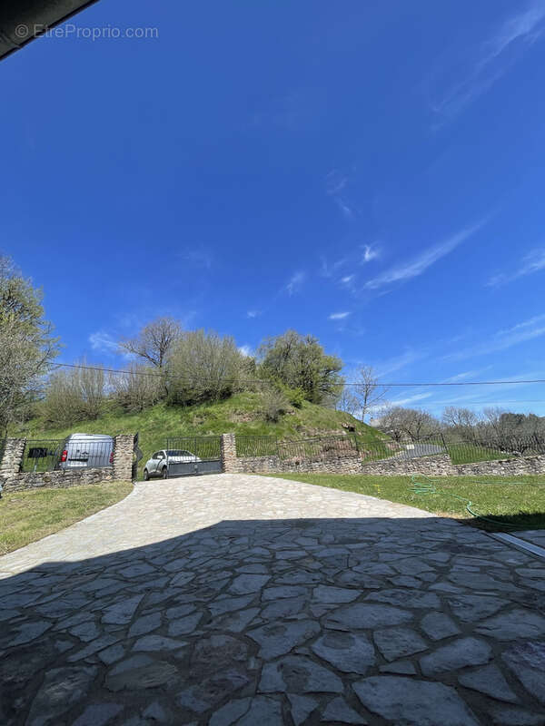 Maison à SAINT-GENIEZ-D&#039;OLT