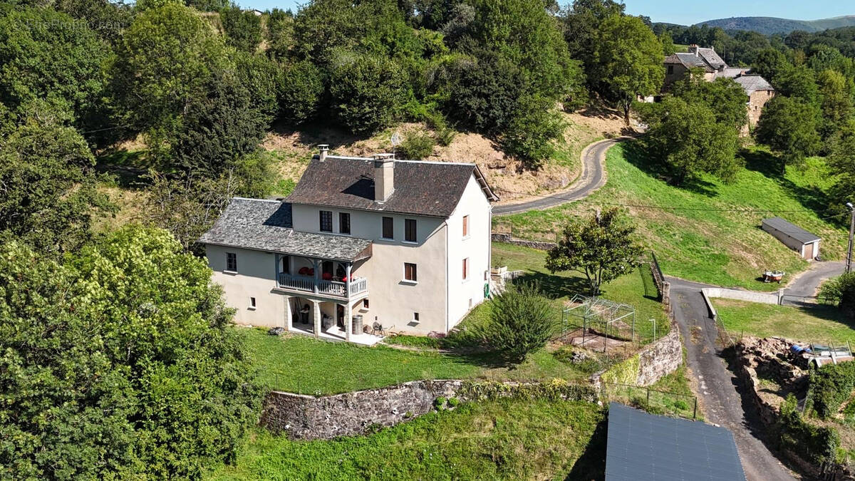 Maison à SAINT-GENIEZ-D&#039;OLT