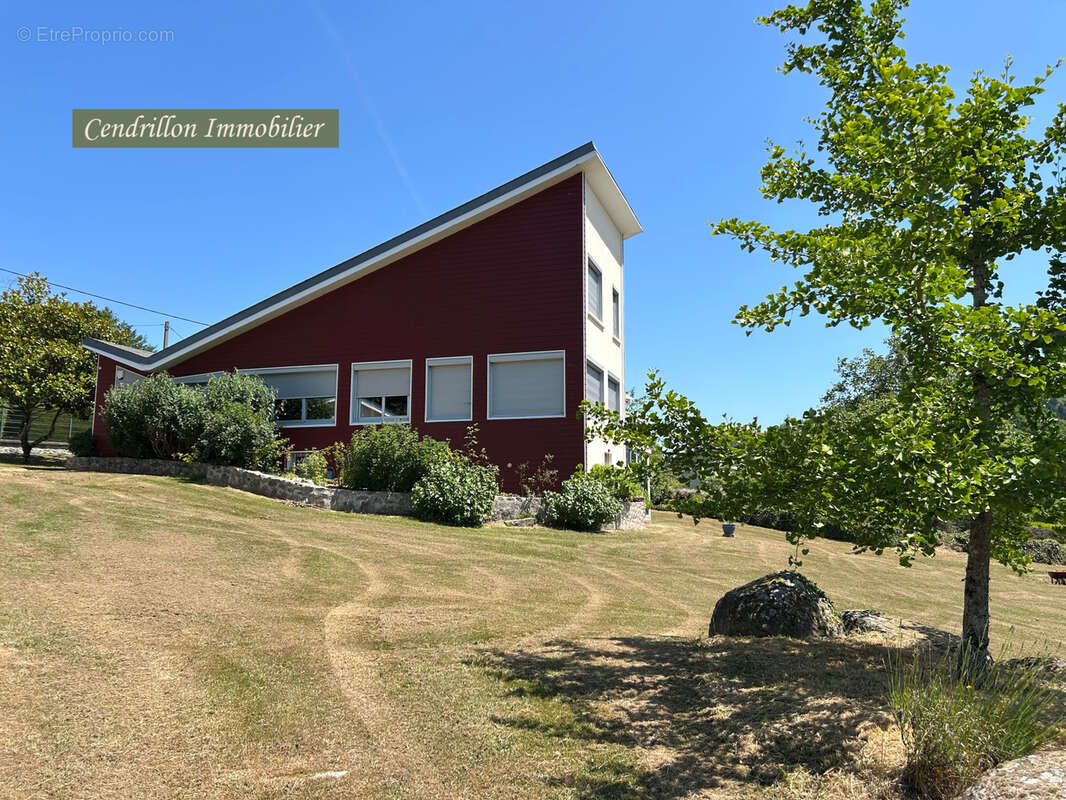 Maison à SAINTE-FEYRE