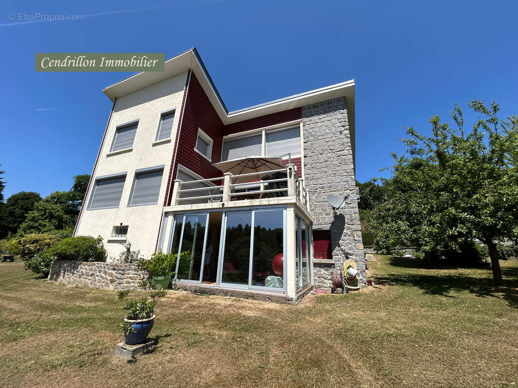 Maison à SAINTE-FEYRE