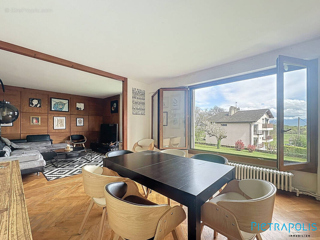 Maison à DIVONNE-LES-BAINS