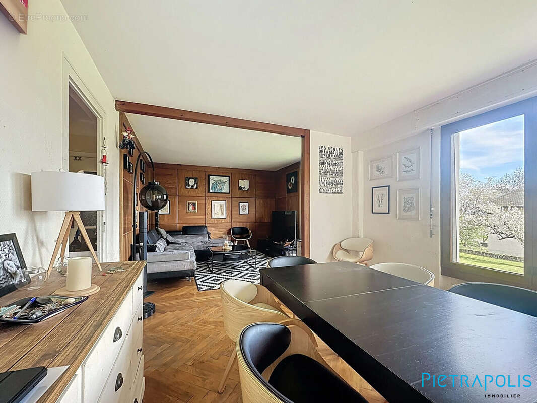 Maison à DIVONNE-LES-BAINS