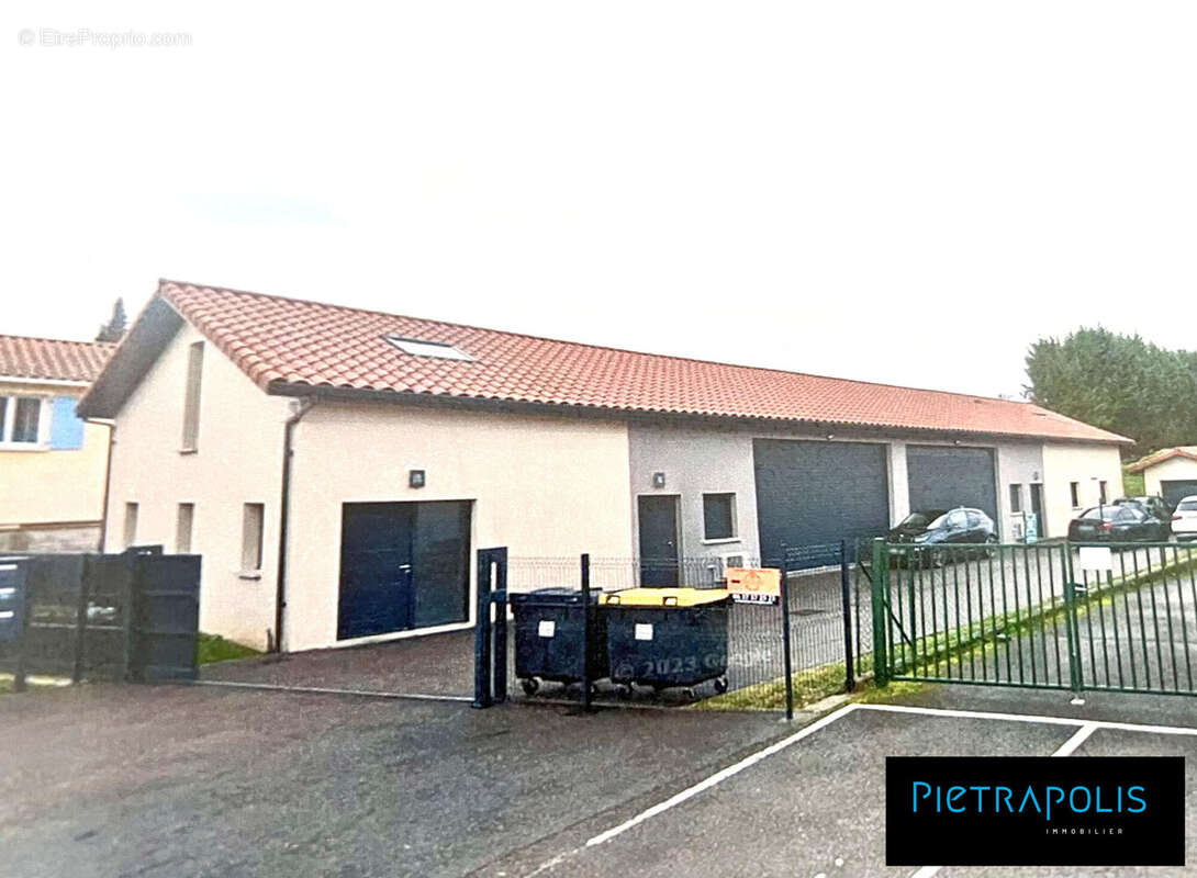 Commerce à PUSIGNAN