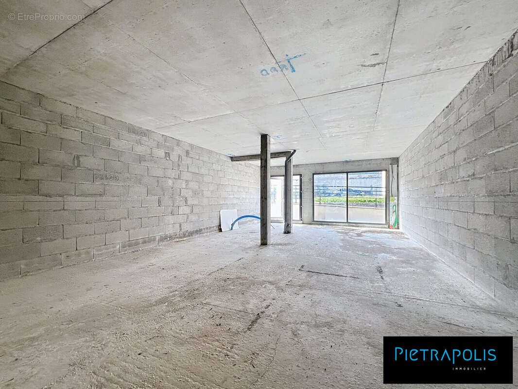 Commerce à CHAVANOZ