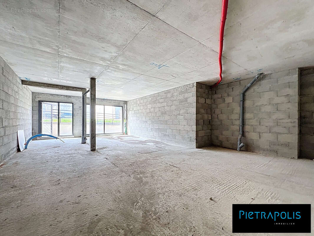 Commerce à CHAVANOZ