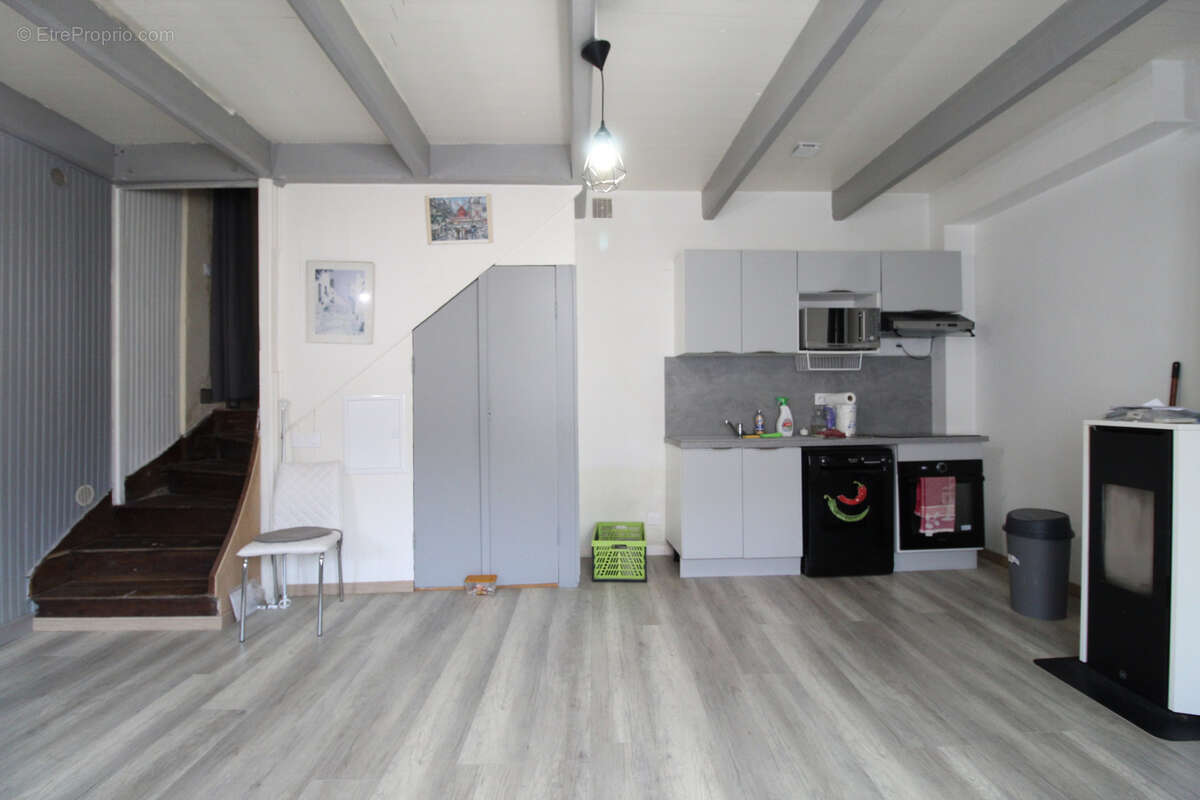 Maison à SAINT-FELIX-DE-SORGUES