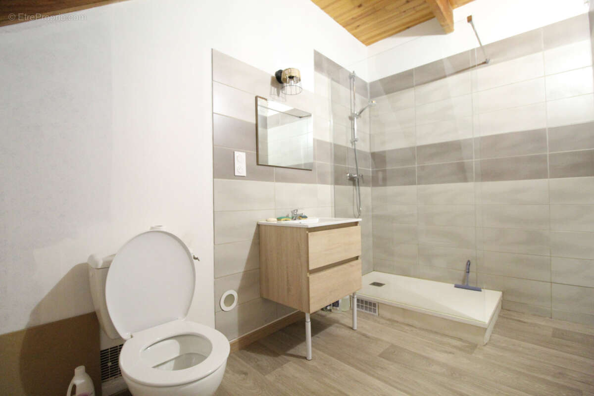 Maison à SAINT-FELIX-DE-SORGUES