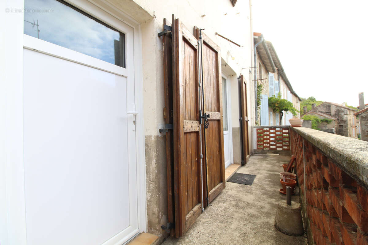 Maison à SAINT-FELIX-DE-SORGUES