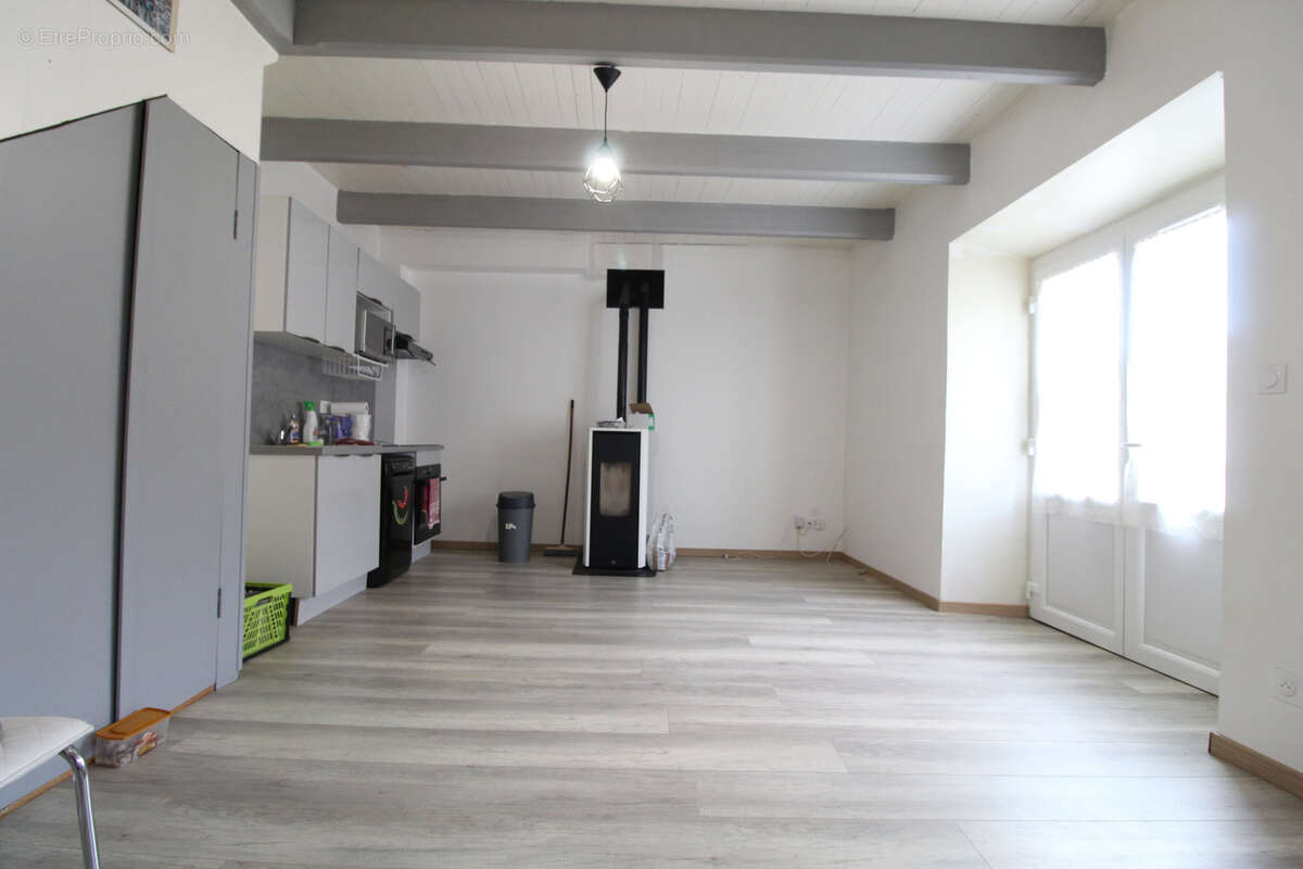 Maison à SAINT-FELIX-DE-SORGUES