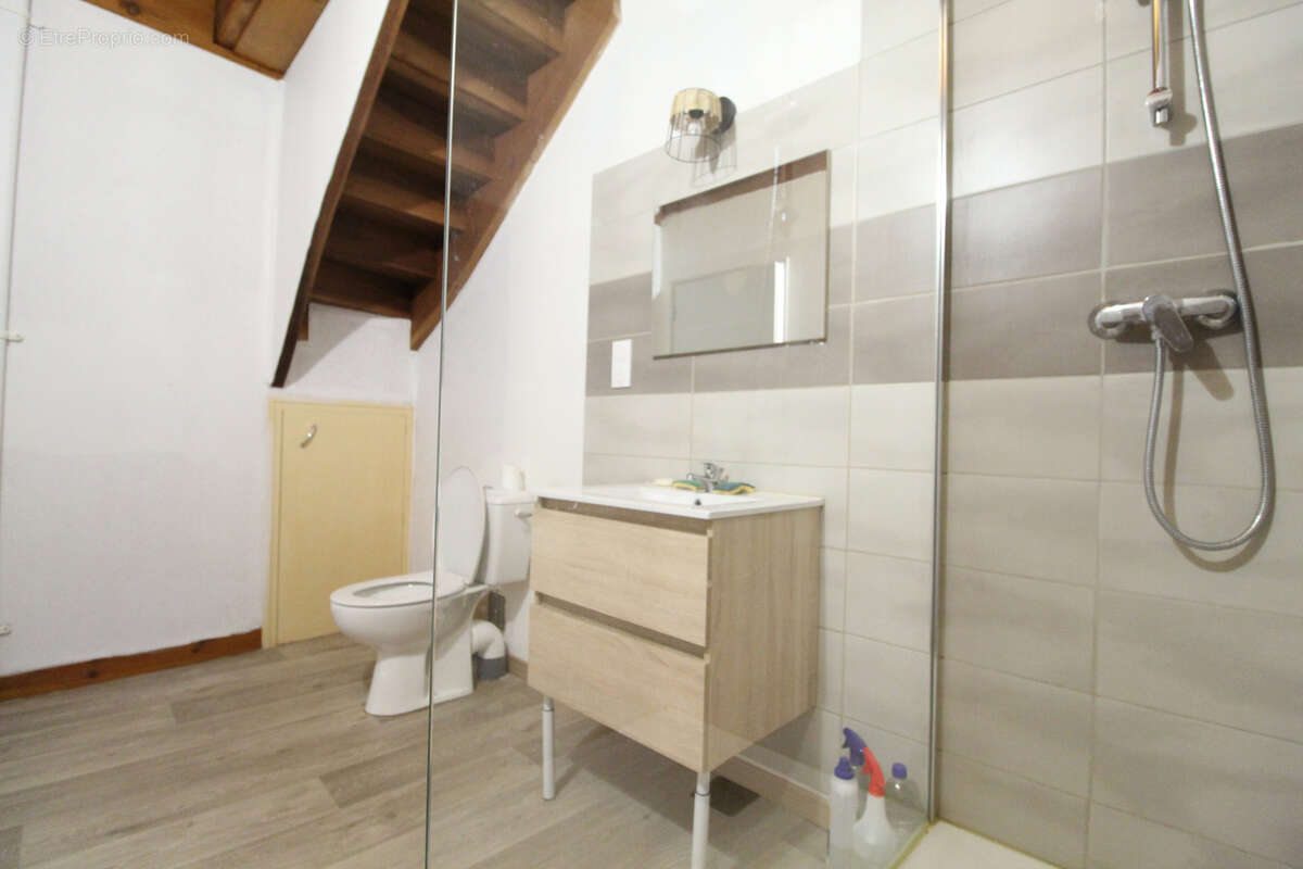 Maison à SAINT-FELIX-DE-SORGUES