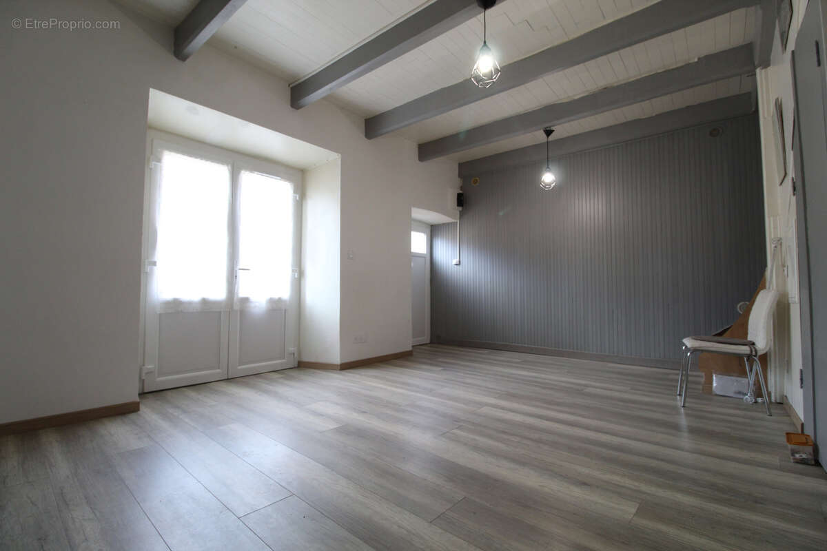 Maison à SAINT-FELIX-DE-SORGUES