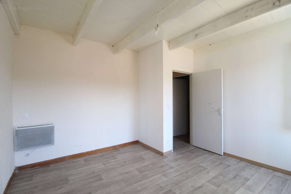 Maison à SAINT-FELIX-DE-SORGUES