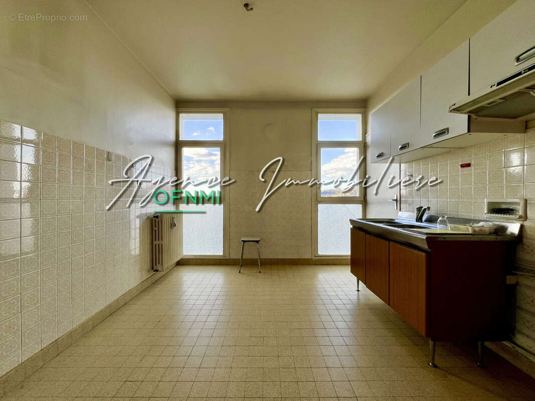 Appartement à SAINT-ETIENNE