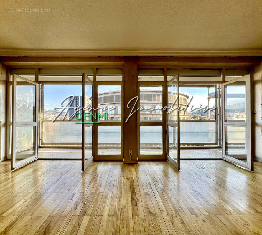 Appartement à SAINT-ETIENNE