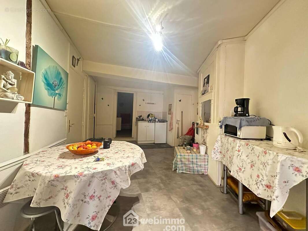 Vous pouvez y prendre vos repas - Appartement à LAON