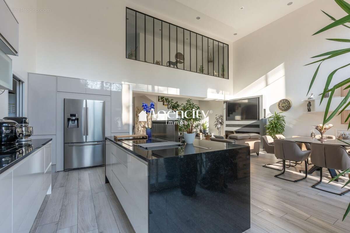 Maison à LAGNY-SUR-MARNE