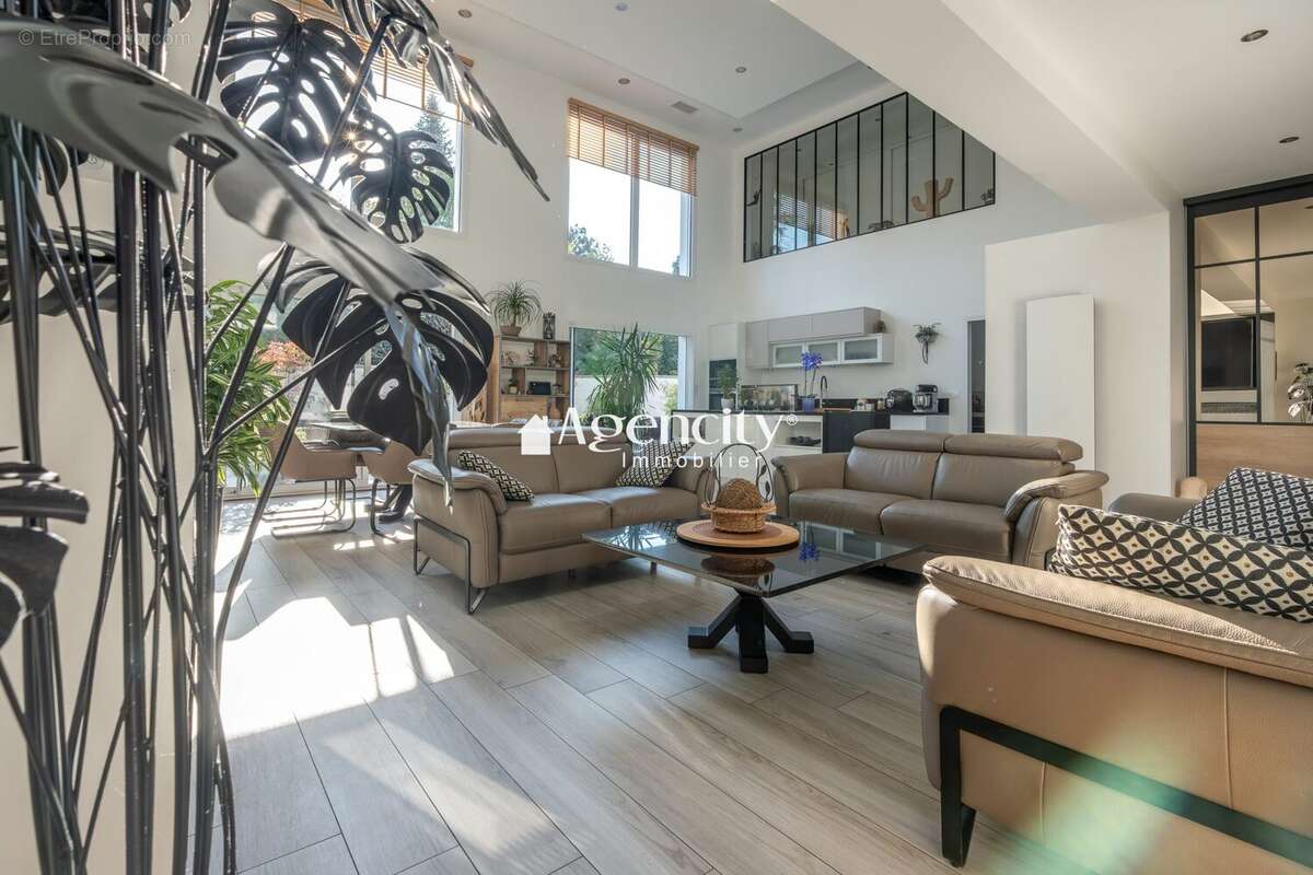 Maison à LAGNY-SUR-MARNE