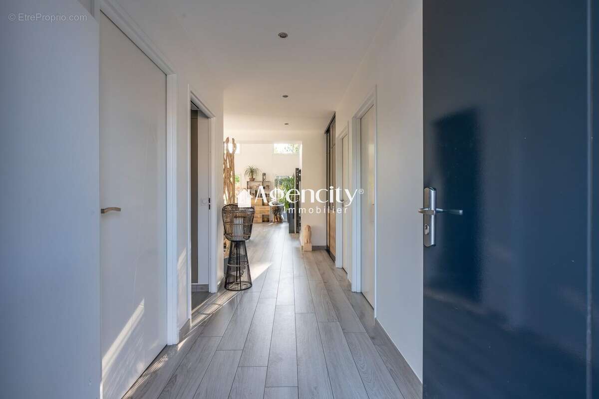 Maison à LAGNY-SUR-MARNE