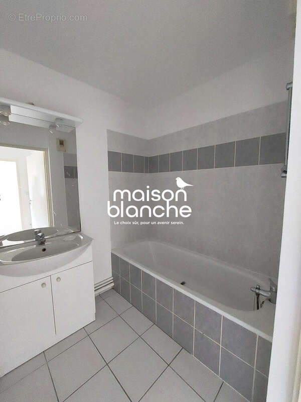 Salle de bain - Appartement à PARTHENAY