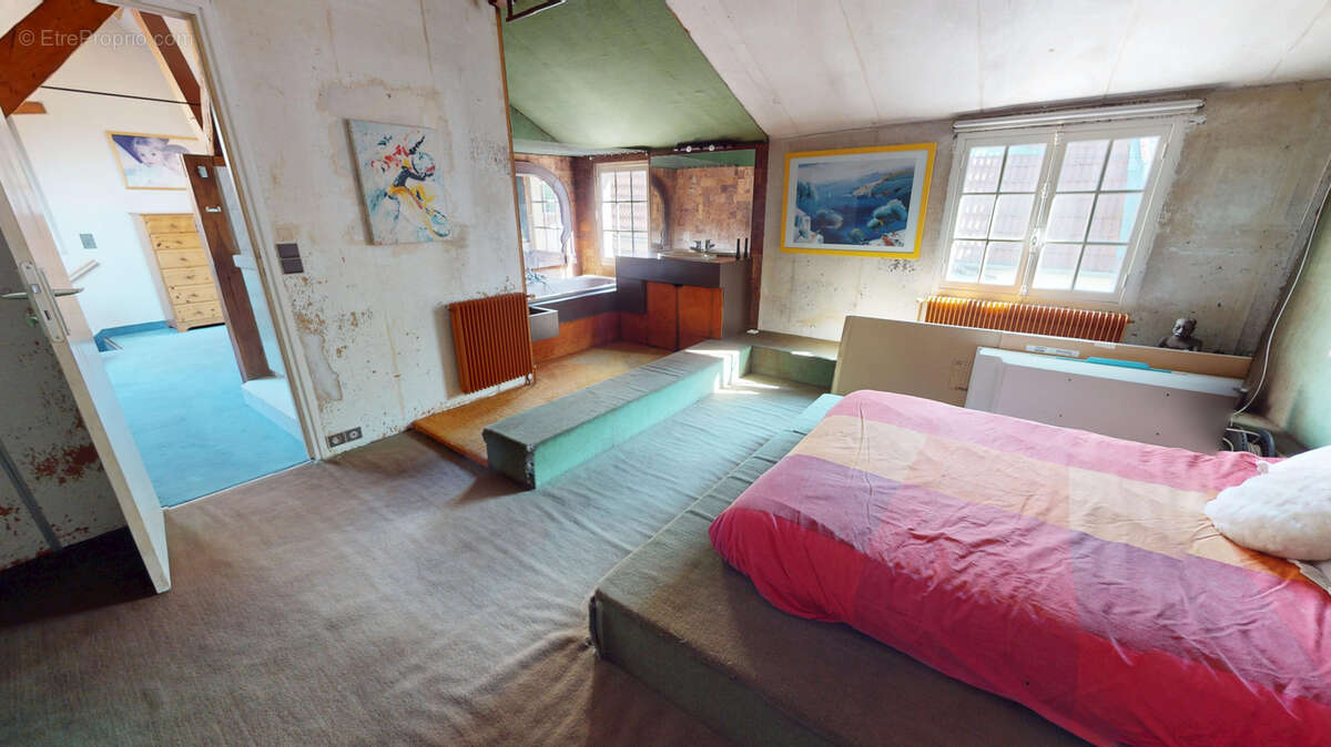 Maison à NEAUPHLE-LE-CHATEAU